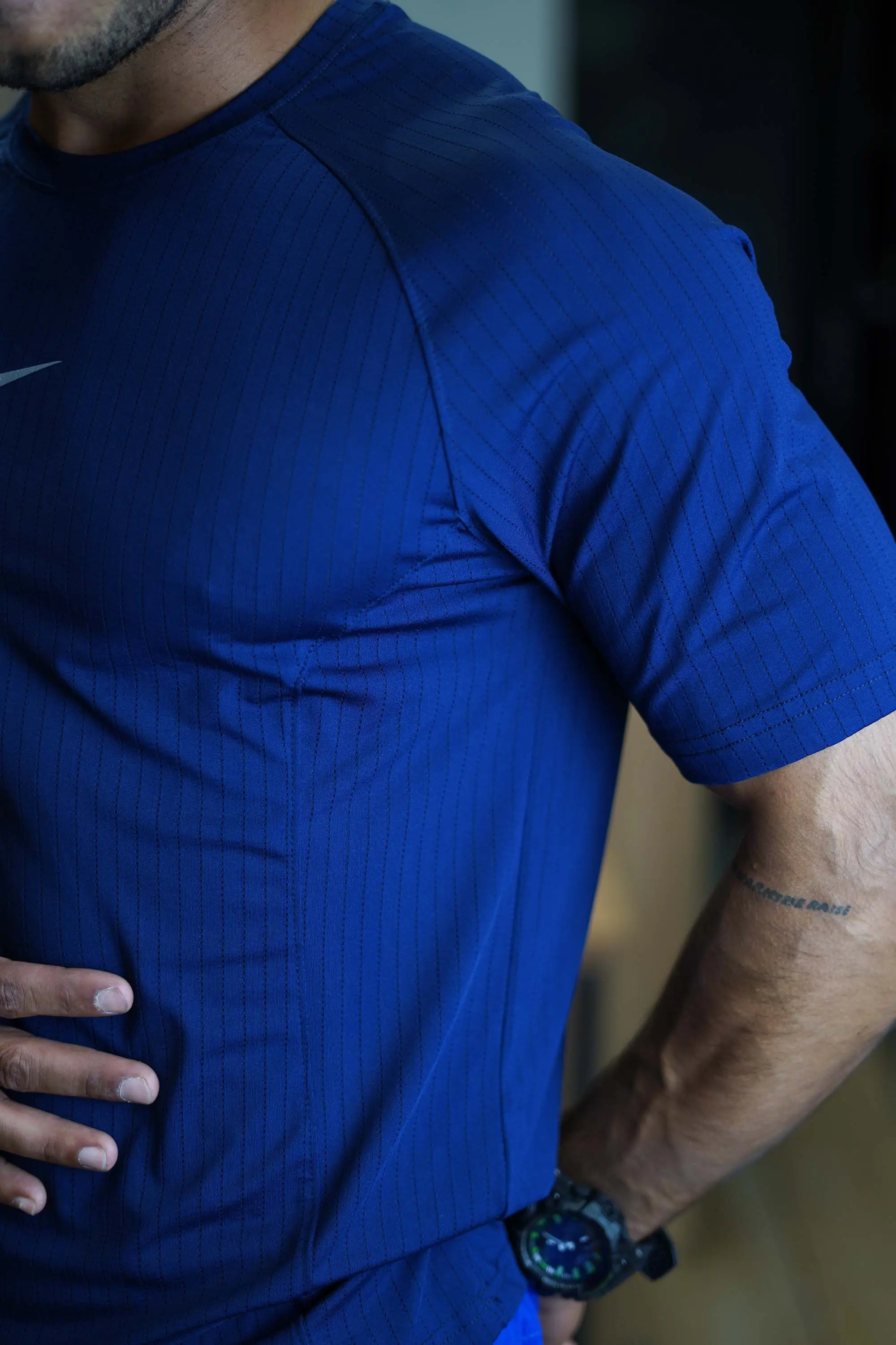 تیشرت ورزشی مردانه کشی و تنفس پذیر